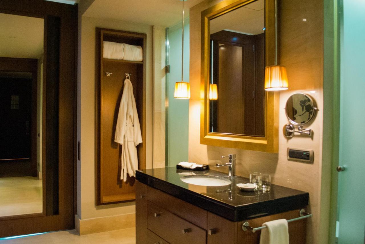 Hesperia Wtc Valencia Hotel Екстериор снимка