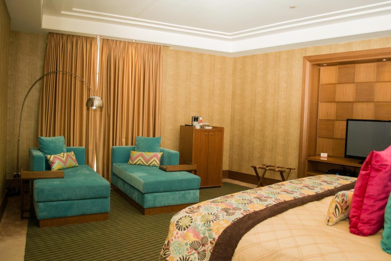 Hesperia Wtc Valencia Hotel Екстериор снимка