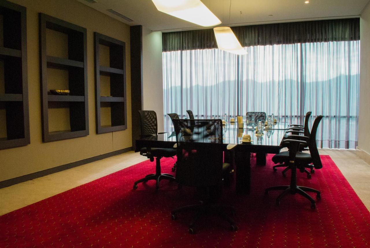 Hesperia Wtc Valencia Hotel Екстериор снимка