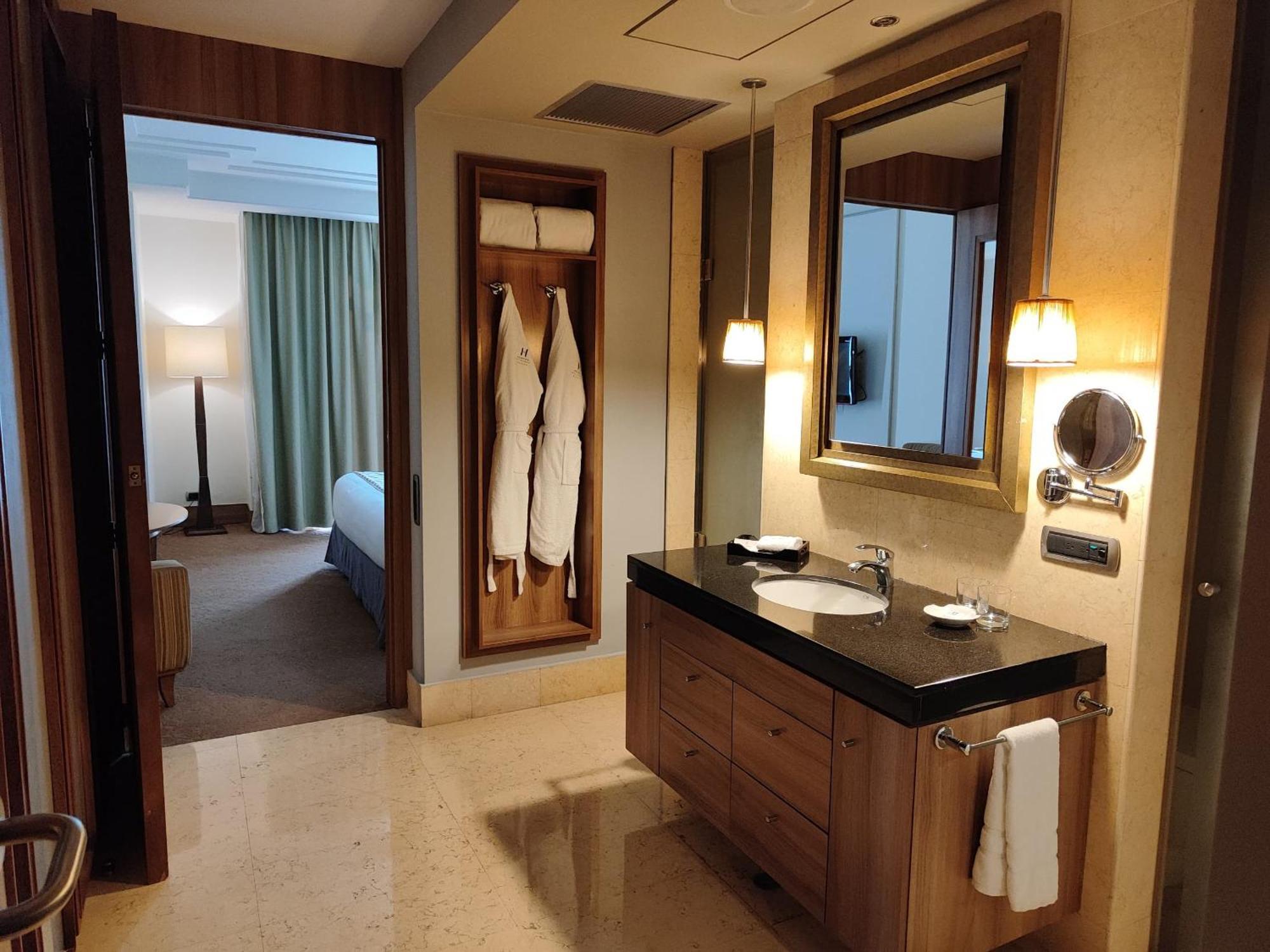 Hesperia Wtc Valencia Hotel Екстериор снимка